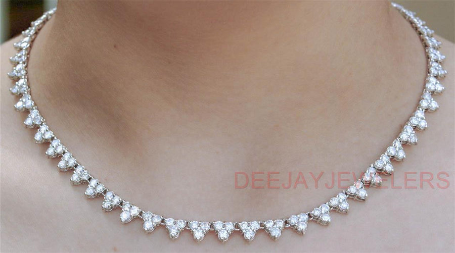V Shaped Graduated Diamond Anniversary Necklace Gifts In 14K White Gold